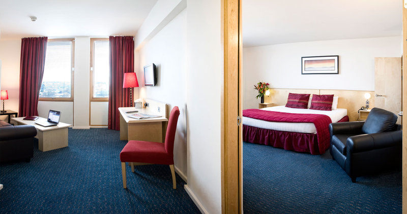 St Giles Heathrow - A St Giles Hotel Feltham Exterior foto